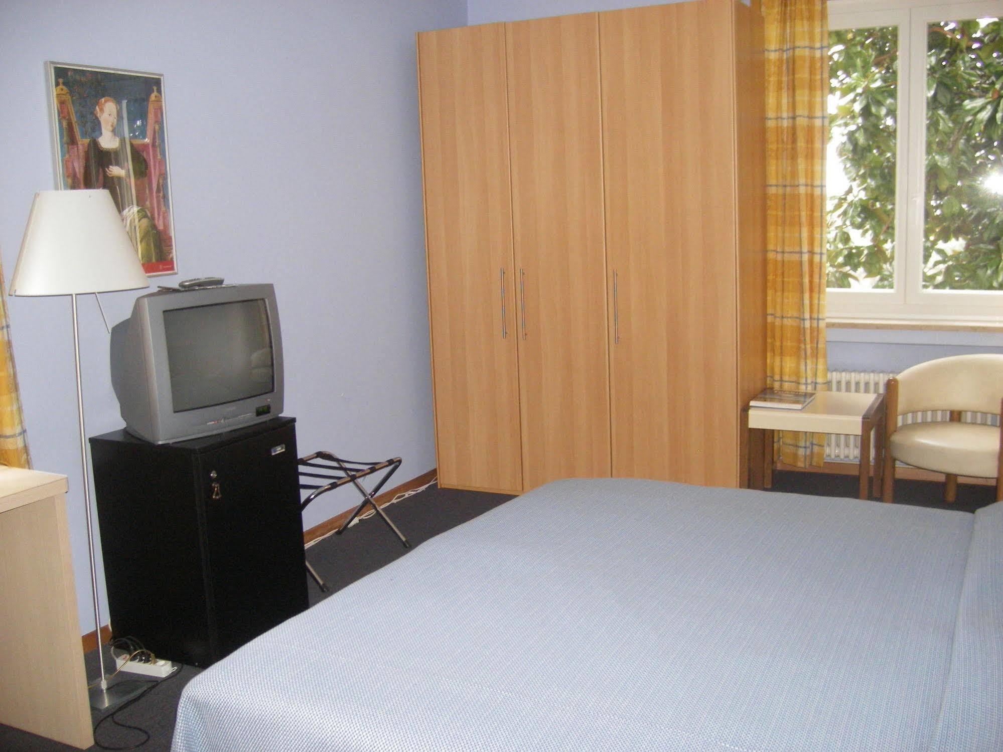 Hotel Ascona Bagian luar foto