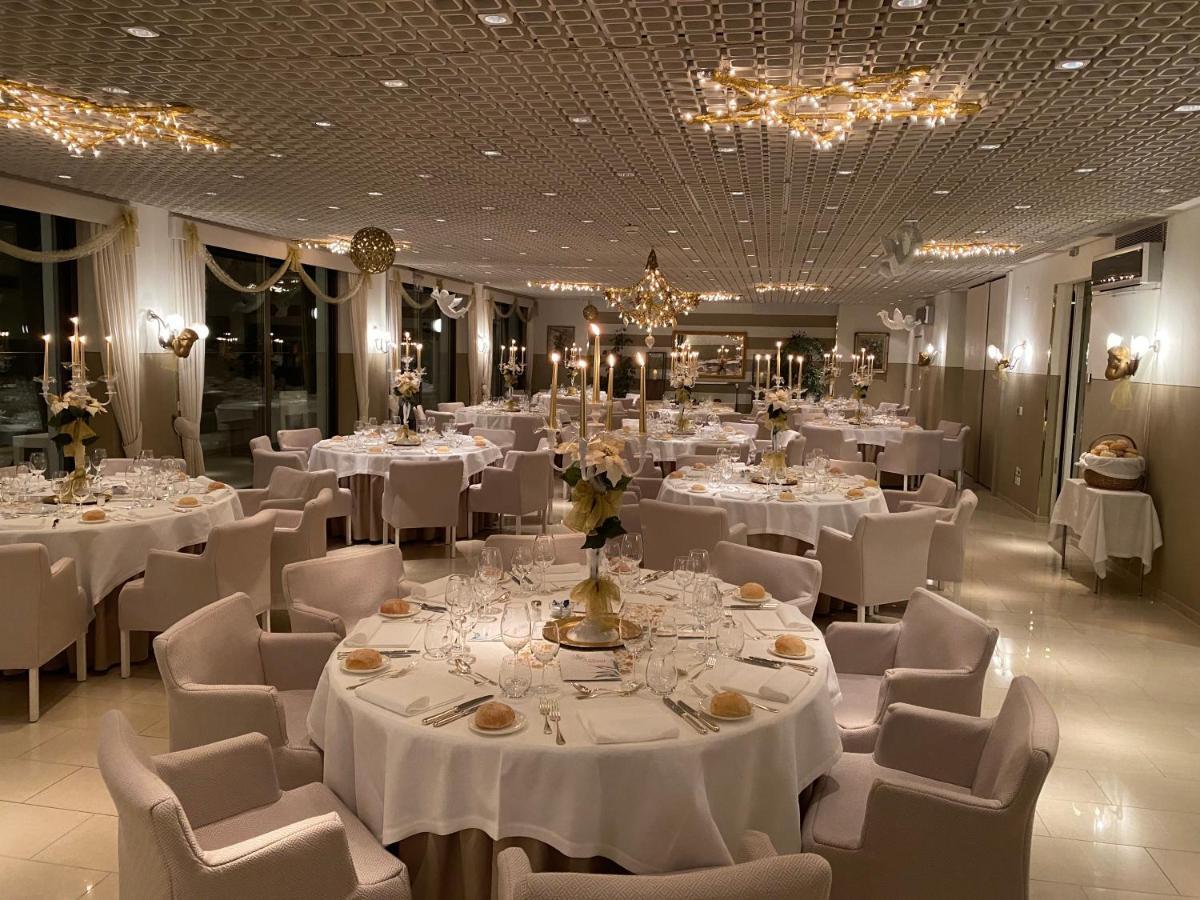 Hotel Ascona Bagian luar foto